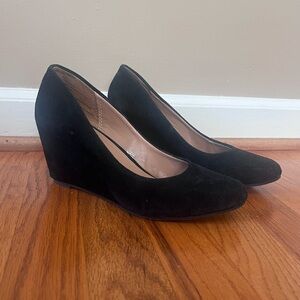 Merona Black Wedge Pumps